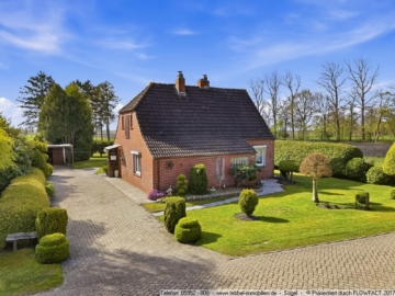Nähe Nordsee – Einfamilienhaus mit großem Grundstück!, 26624 Südbrookmerland, Einfamilienhaus