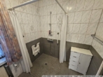 Badezimmer im Erdgeschoss - Bild II - Einfamilienhaus in Börger! Viel Platz für handwerkliches Geschick!