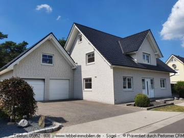 Zweifamilienhaus in ruhiger und idyllischer Lage!, 49744 Geeste, Zweifamilienhaus