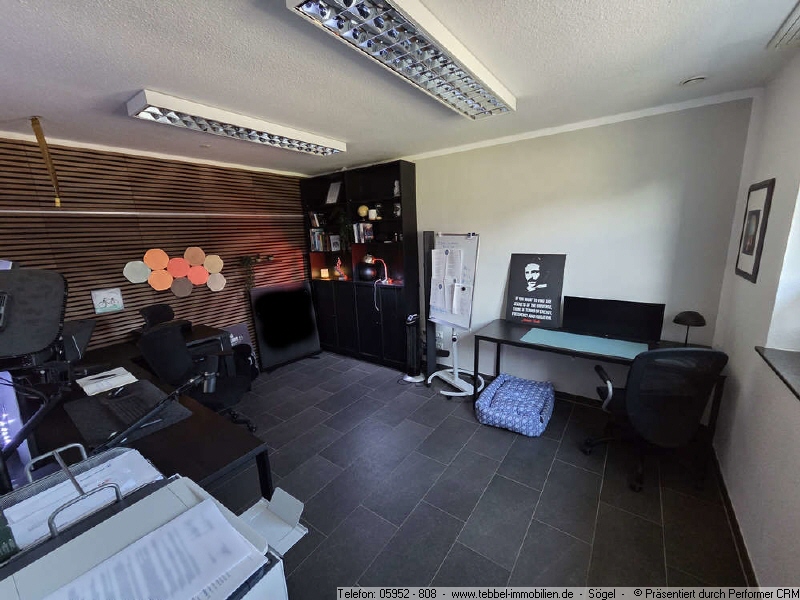 Büro im Erdgeschoss