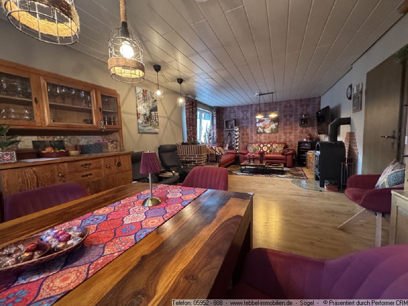 Wohn- und Esszimmer - Bild II