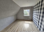 Schlafzimmer 2 im Dachgeschoss - Handwerkerhaus mit großem Grundstück in Börger!