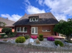 Wohnhaus - Wohnhaus mit 2 Wohnungen und Büro in Klein Berßen!