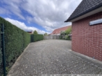 Hoffläche - Wohnhaus mit 2 Wohnungen und Büro in Klein Berßen!
