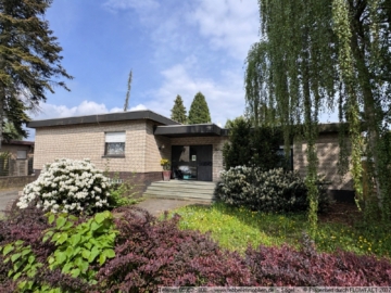 Gelegenheit in Sögel: Bungalow auf attraktivem Grundstück!, 49751 Sögel, Bungalow
