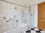 Badezimmer - Bild II - Sögel – Gepflegtes Wohnhaus mit großzügigem Platzangebot!