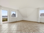 Wohnzimmer - Schlafzimmer - im DG - Sögel – Gepflegtes Wohnhaus mit großzügigem Platzangebot!