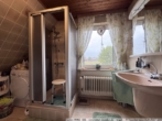 Badezimmer im Dachgeschoss - Gepflegtes Einfamilienhaus in Sögel - vielseitiges Raumangebot!