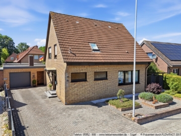 Papenburg – Einfamilienhaus mit separatem, kleinem Wohnhaus!, 26871 Papenburg, Einfamilienhaus
