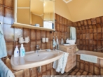 Badezimmer - Bild II - Papenburg – Einfamilienhaus mit separatem, kleinem Wohnhaus!
