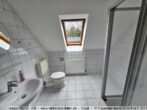 Papenburg - Obenende 2 Zimmer-Wohnung im Dachgeschoss! - Badezimmer