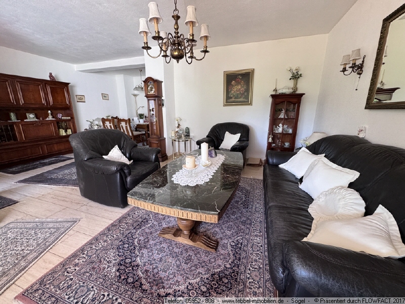 Wohn- und Esszimmer - Bild III